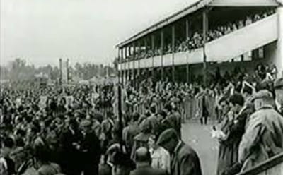 Vintage shot of crowds at Kempton Park